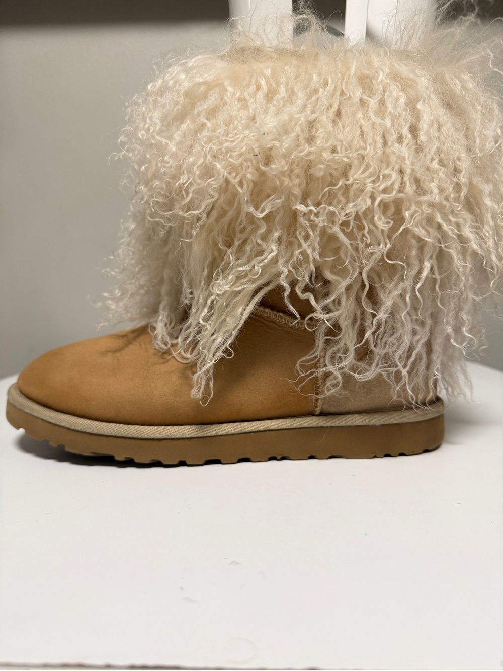 UGG Australia Short 1875 Tan Suede Mongolian Fur Winter Boots Women’s US 8